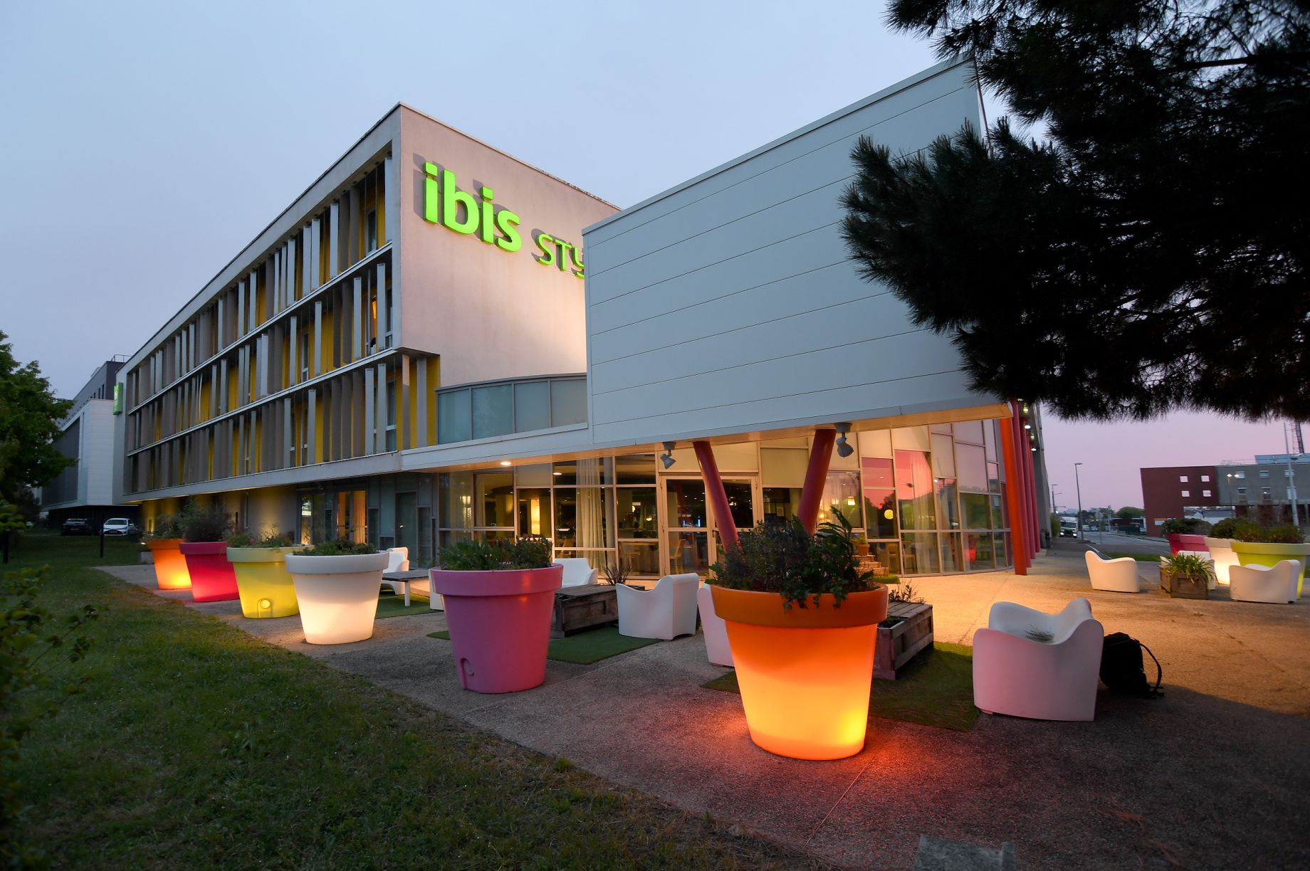 hotel-ibis-styles-budget-nantes-reze-exterieur