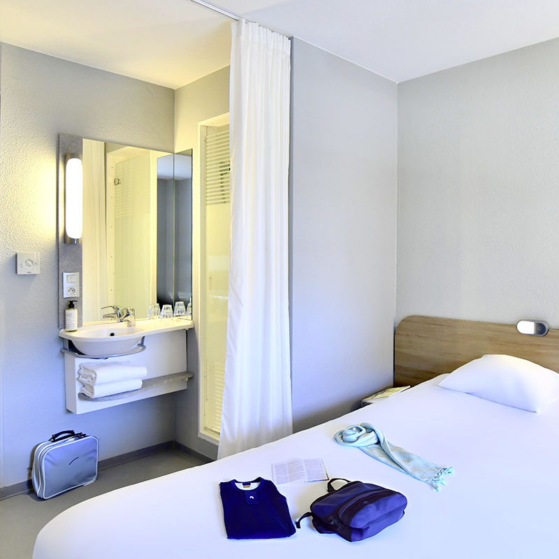 Salle d'eau chambre double Ibis Budget